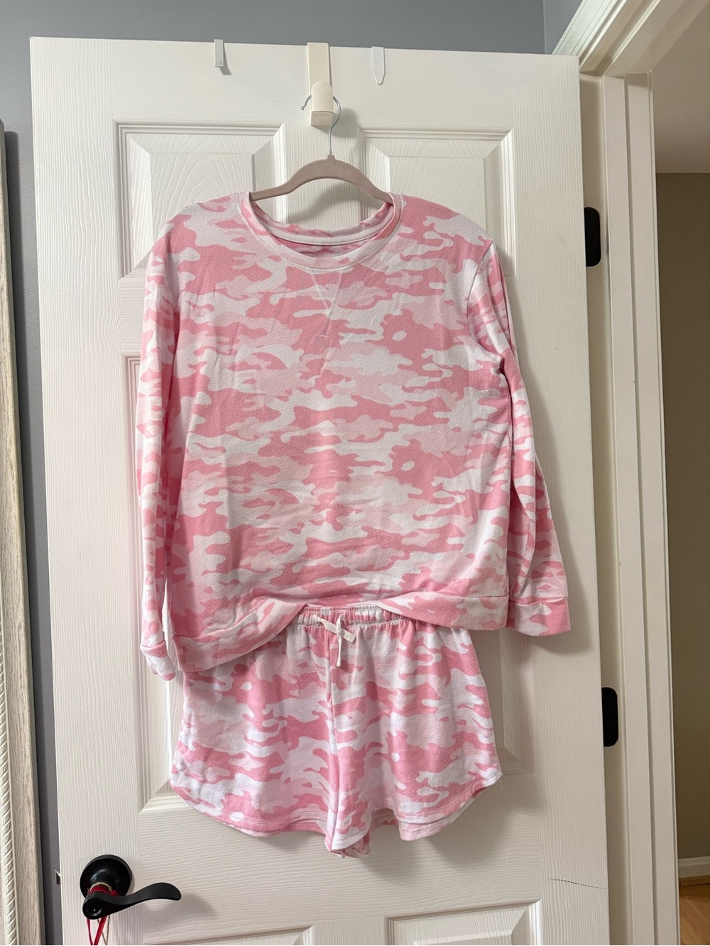 Maidenform Pink & White Camo Lounge Pajama Set - Long Sleeve Top & Shorts